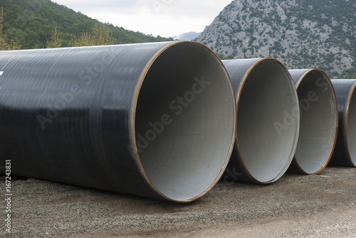 Large diameter metal pipes