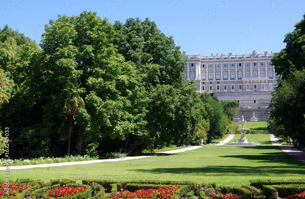 Fototapeta premium jardin du palais royal, madrid