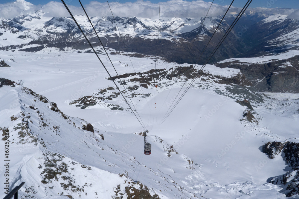 Fototapeta premium Cable car to Matterhorn