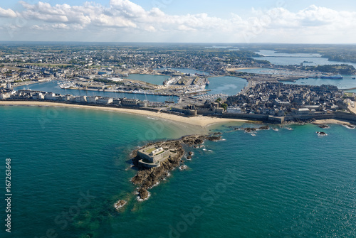 Saint-Malo et le Fort National - vue aérienne depuis le Nord