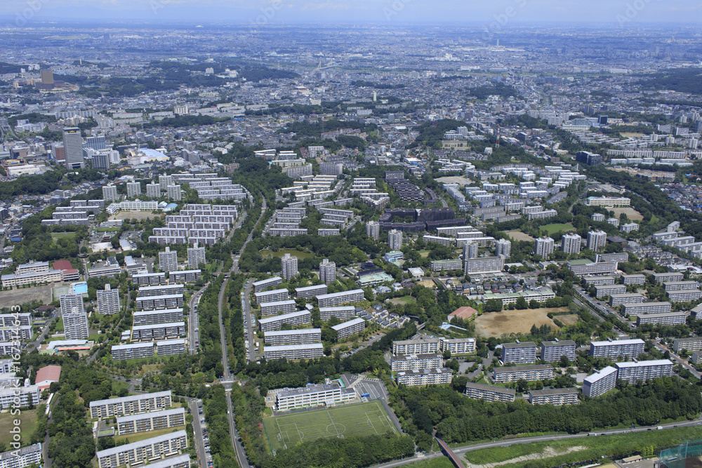 郊外の住宅地／多摩ニュータウン