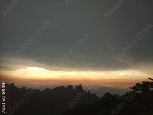 The sunset of Mount Huangshan