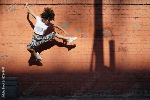 Jumping on streets, Happyness