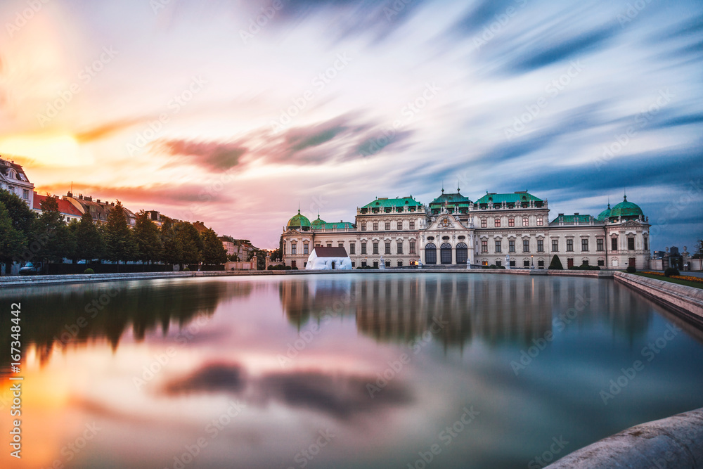 Fototapeta premium Belvedere palace at sunset in Vienna, Austria