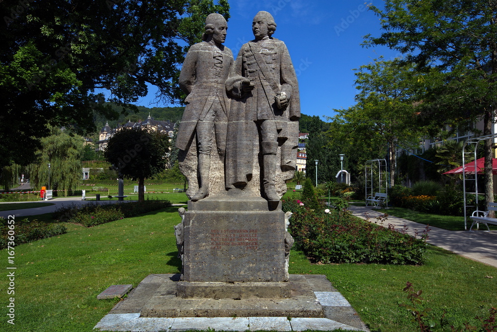 Denkmal im Rosengarten