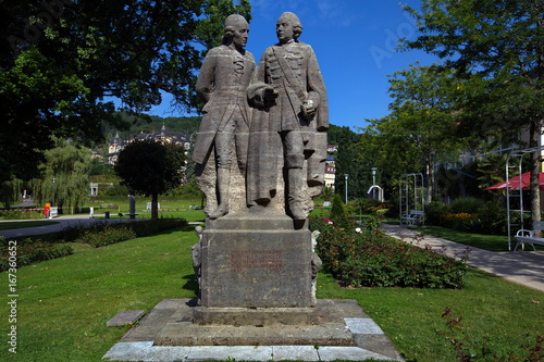 Denkmal im Rosengarten