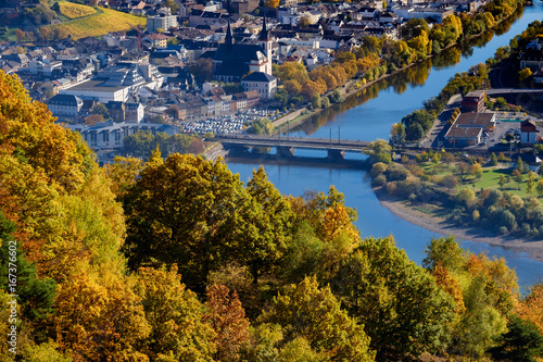 Die Nahemündung in den Rhein im Herbst