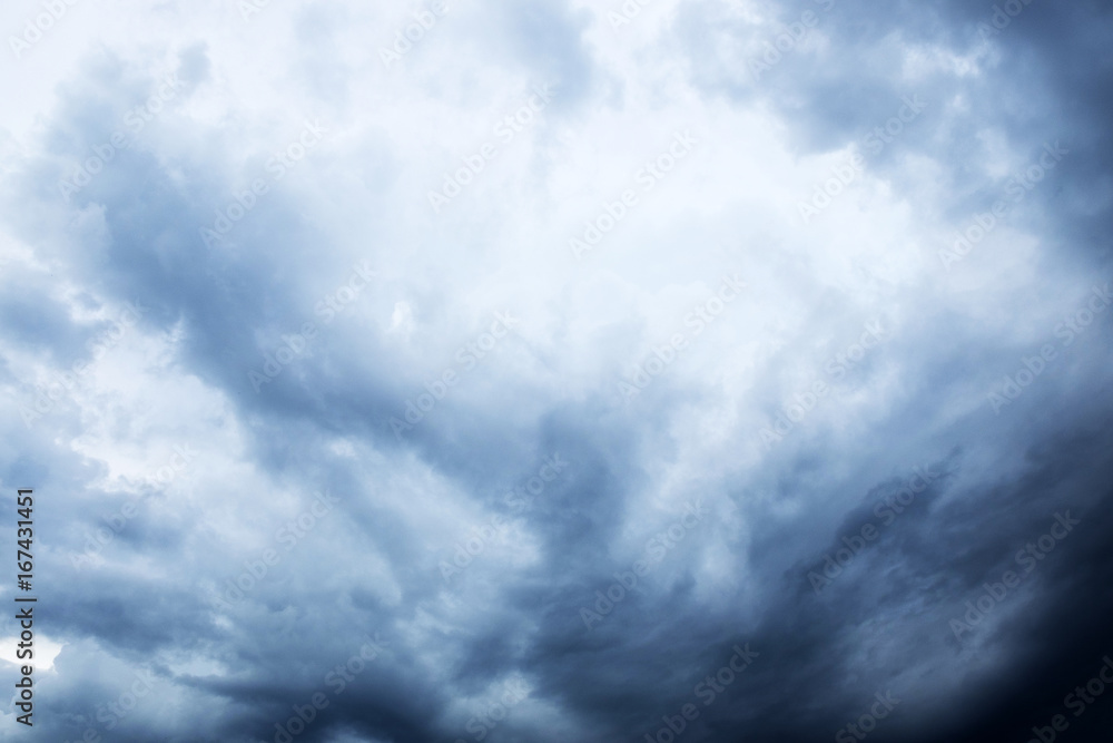 Obraz premium Rain clouds is coming.