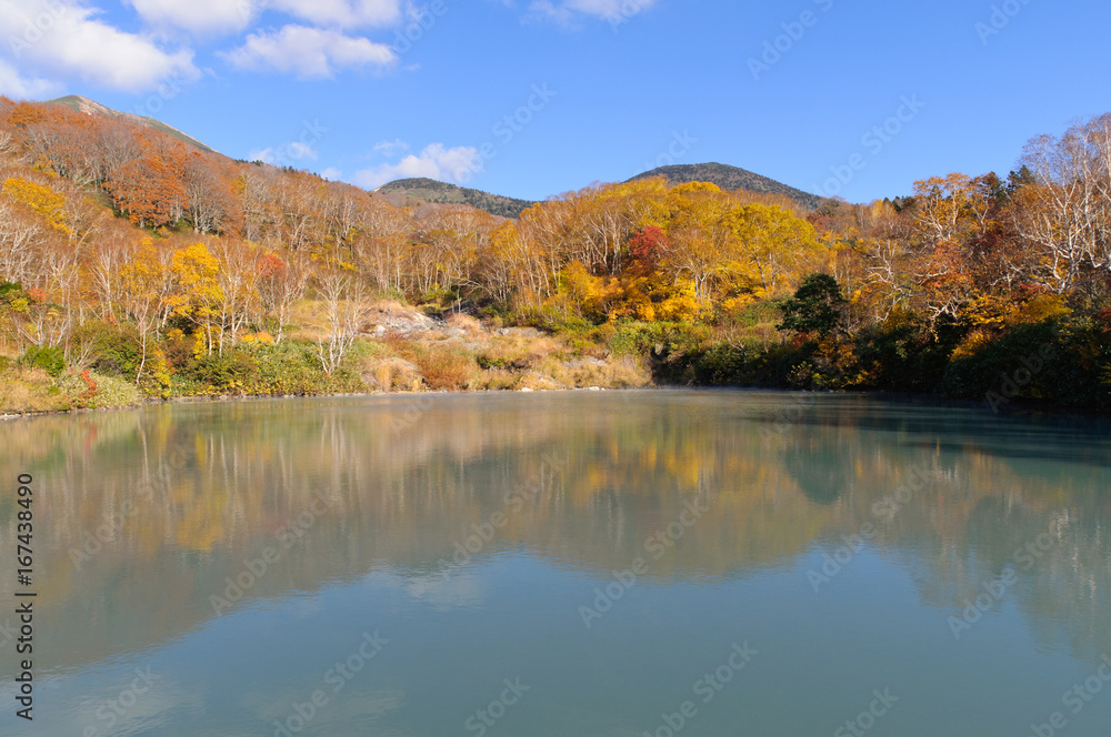 八甲田の紅葉　地獄沼