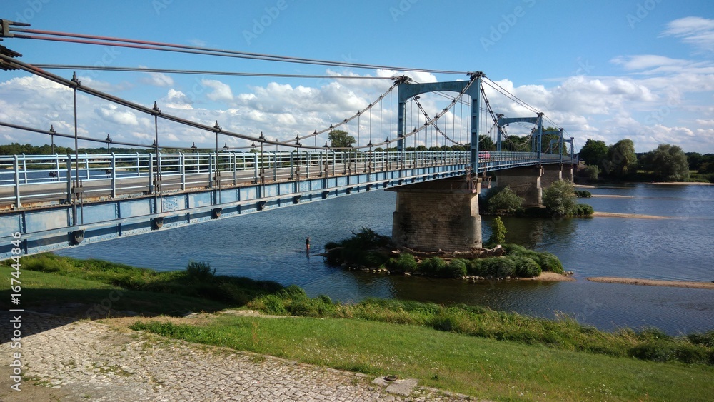 Fototapeta premium Pont sur la loire