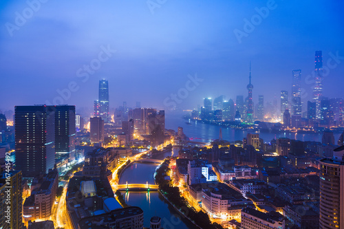 Fototapeta Naklejka Na Ścianę i Meble -  illuminated the bund skyline,huangpu district,shanghai