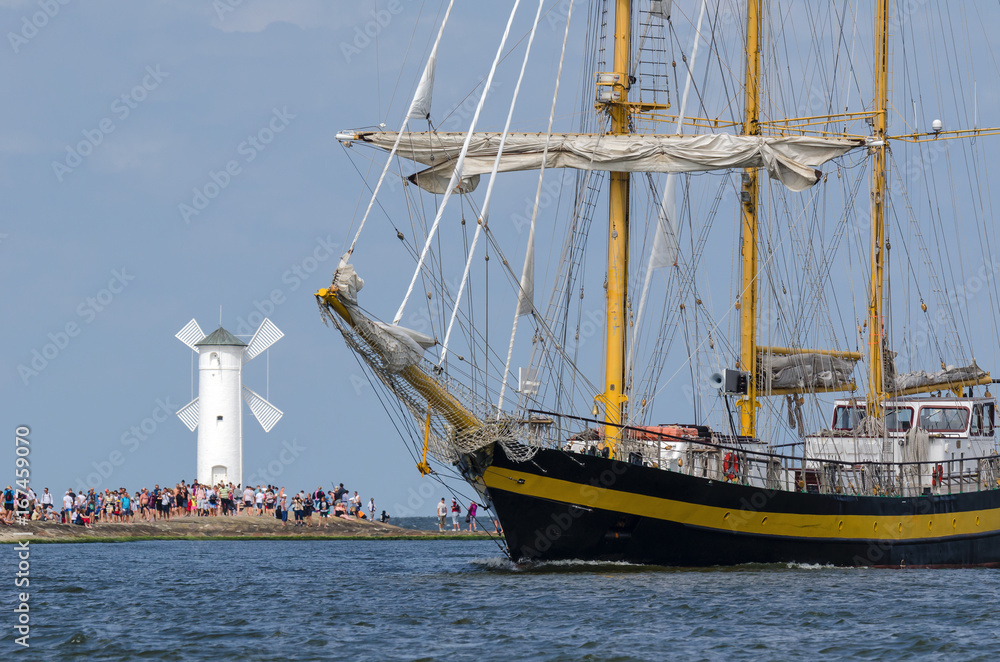 Obraz premium SAILING VESSEL - Bulgarian sailing ship Royal Helena