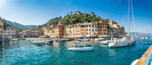 Fototapeta Naklejka Na Ścianę i Meble -  Aussicht auf den Hafen von Portofino, Ligurische Riviera, Italien