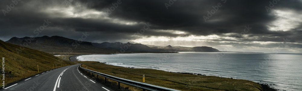 Spektakuläre Abenstimmung auf der Snaefellsnes Halbinsel