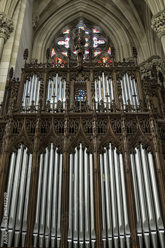 pipe organ 