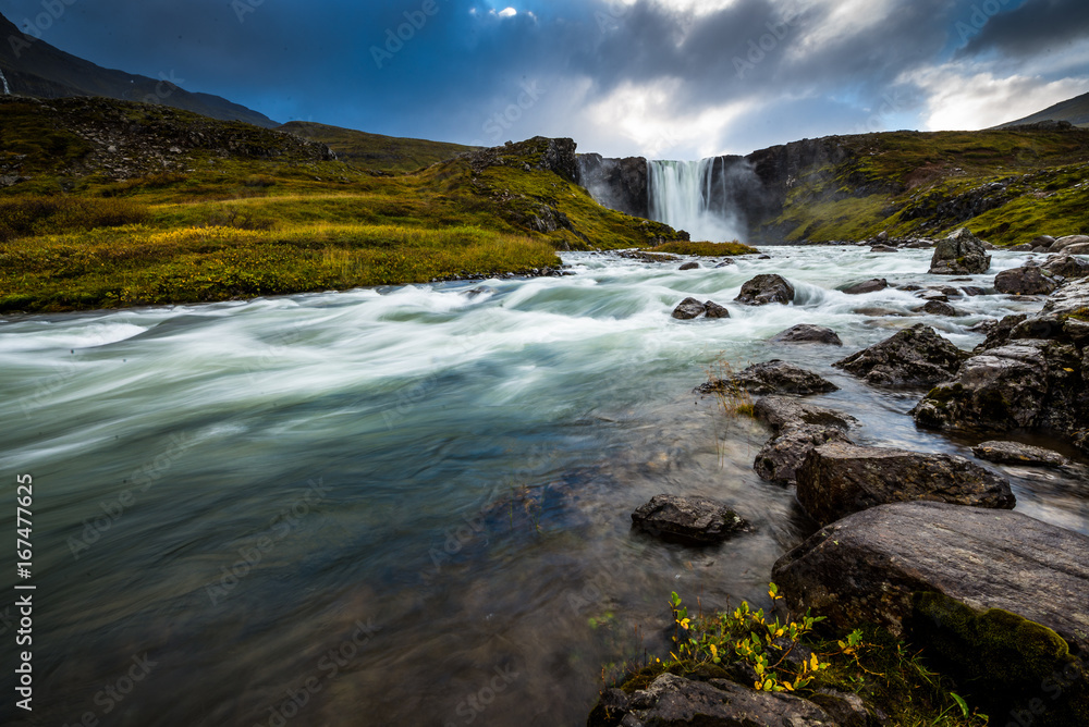 Gufufoss Wasserfall nahe Seydisfjördur in Island Gufufoss Wasserfall nahe Seydisfjördur in Island