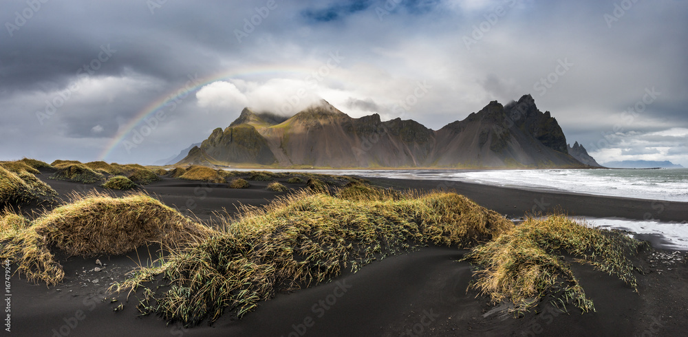 Küste von Stokksnes mit Vesturhorn, Höfn, Südisland Küste von Stokksnes mit Vesturhorn, Höfn, Südisland