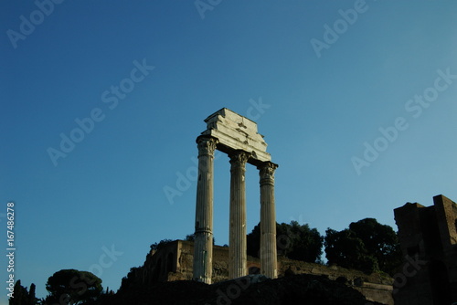 フォロロマーノ　三本の柱