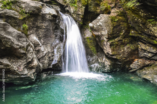 Fototapeta Naklejka Na Ścianę i Meble -  Waterfall Stowe, Vermont - Bingham Falls 