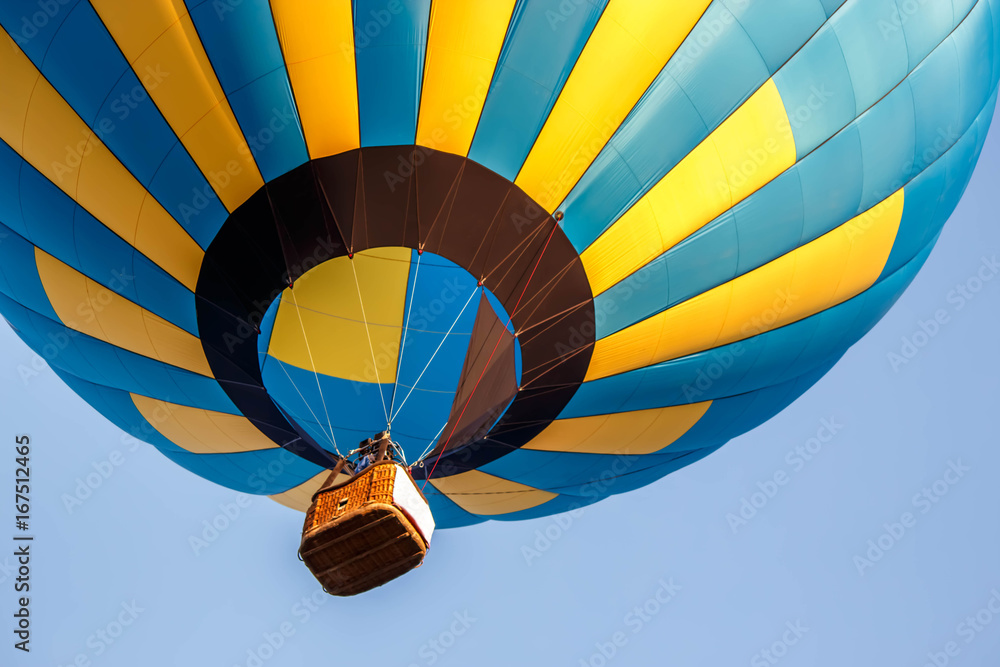 Obraz premium colorful balloon flying in the blue sky