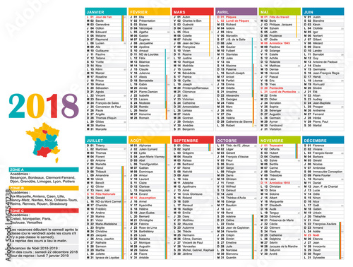 Calendrier annuel 2018 multicolore français. 12 mois en couleurs. Vacances scolaires, jours fériés, semaines numérotées.