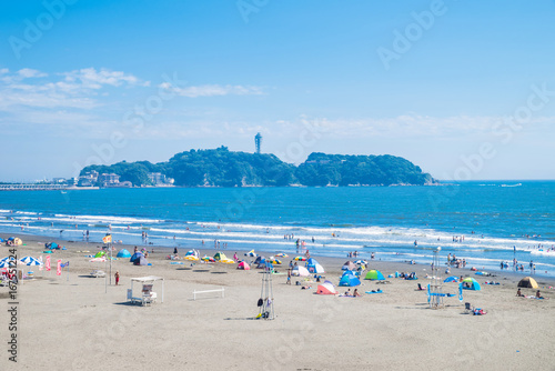 片瀬西浜海水浴場と江の島の風景 / Scenery of Katase West Beach and Enoshima Island. Fujisawa, Kanagawa, Japan. photo