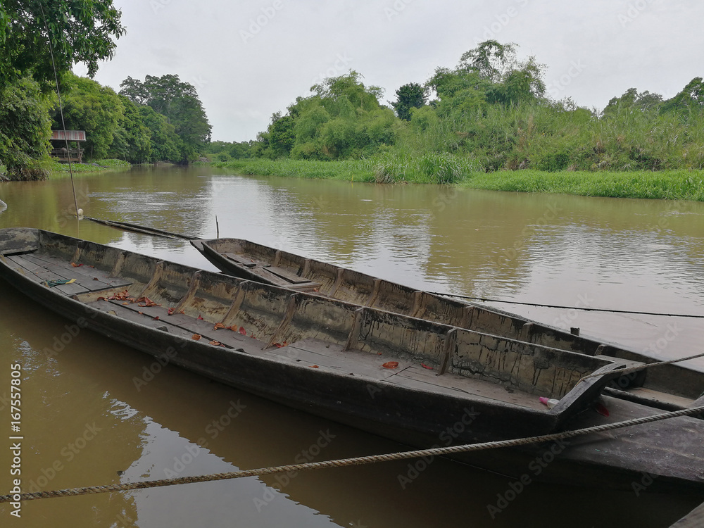 Fototapeta premium Old boat in the river thai