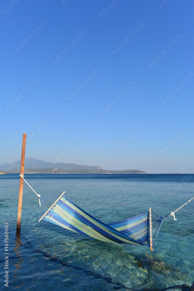 Hängematte im Meer Insel Samos Ostägäis - Griechenland Hängematte im Meer Insel Samos Ostägäis - Griechenland