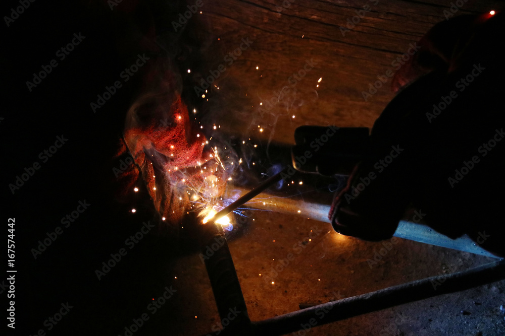 Welding of the reinforcing steel rods for reinforced concrete Welding of the reinforcing steel rods for reinforced concrete