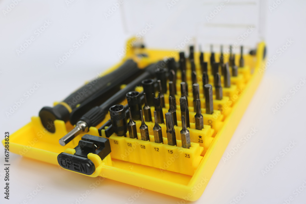 A series of small screwdriver set for tightening electronics device A series of small screwdriver set for tightening electronics device