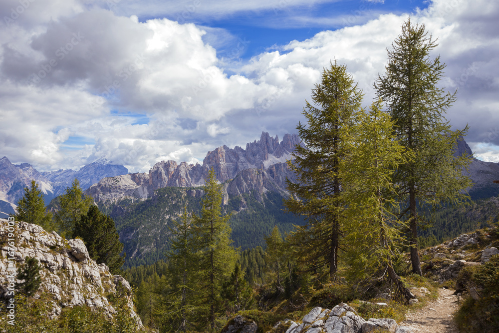 Fototapeta premium mountain landscape around the Cinque Torri
