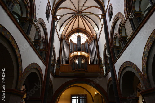 Innenraum der Basilika St. Severus in Boppard