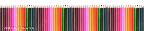 bannière de crayons de couleurs, fond blanc