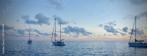 Photos Panorama Segelboote vor Anker im Sonnenuntergang