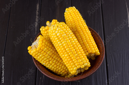 Boiled corn in a bowl