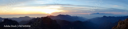 Sonnenaufgang im Gebirge © Thomas