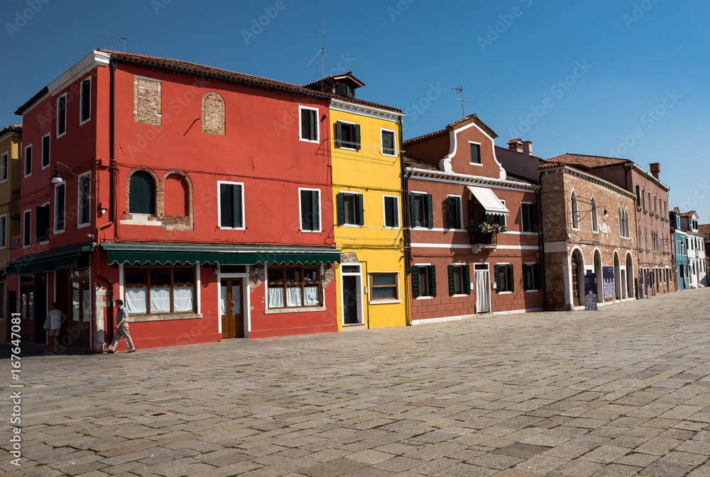     Häuserreihe- Bunte Häuser von Burano
