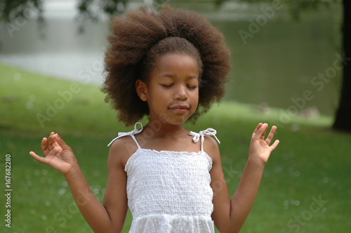 Photos Fillette metisse afro zen
