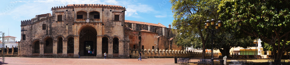 Obraz premium Basílica Catedral Metropolitana Santa María de la Encarnación Primada de América, Santo Domingo, República Dominicana