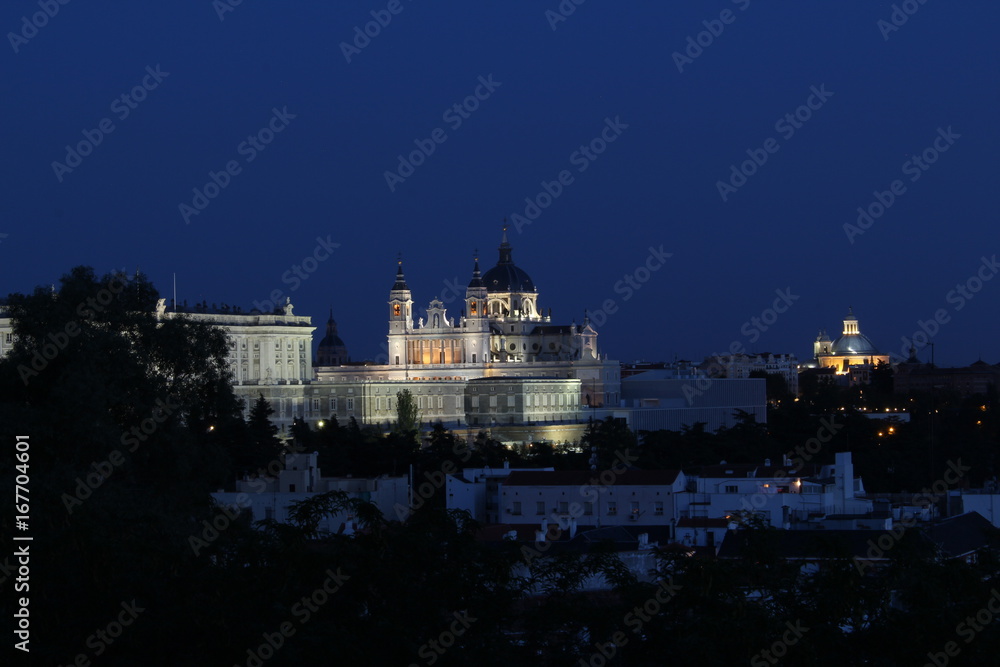 Palast und Kathedrale Madrid