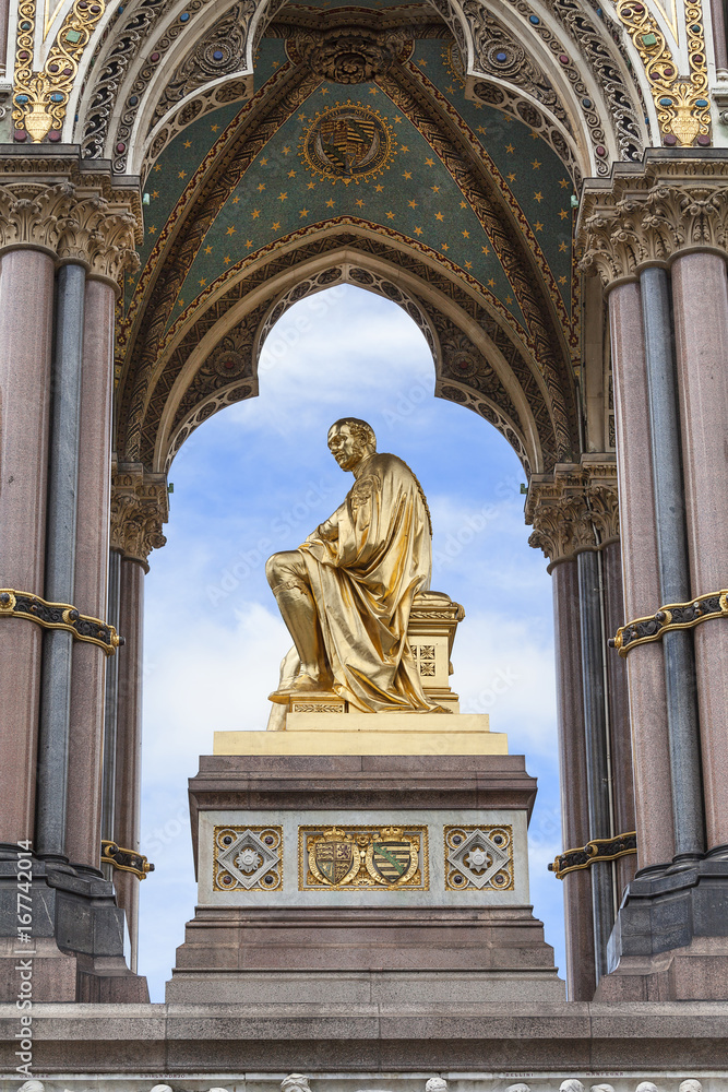 Prince Albert Memorial, golden statue, Kensington Gardens, London, United Kingdom