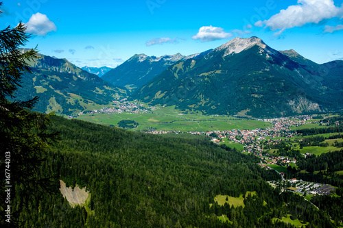 Blick auf Ehrwald und Lermoos