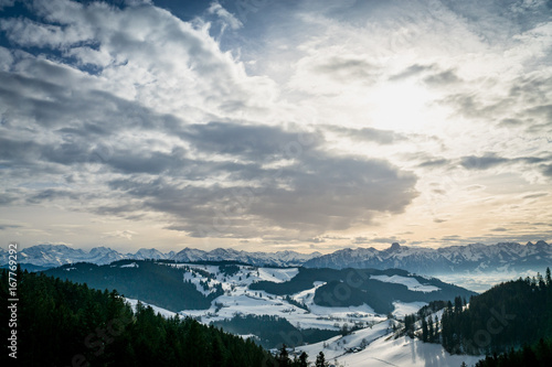 Aussicht auf die Berner Alpen vom Aebersold, Linden, Schweiz