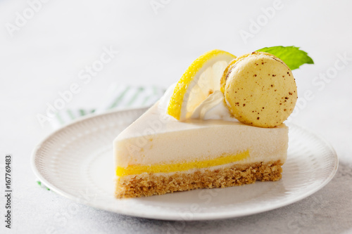 Vanilla Cheese Cake with lemon filling