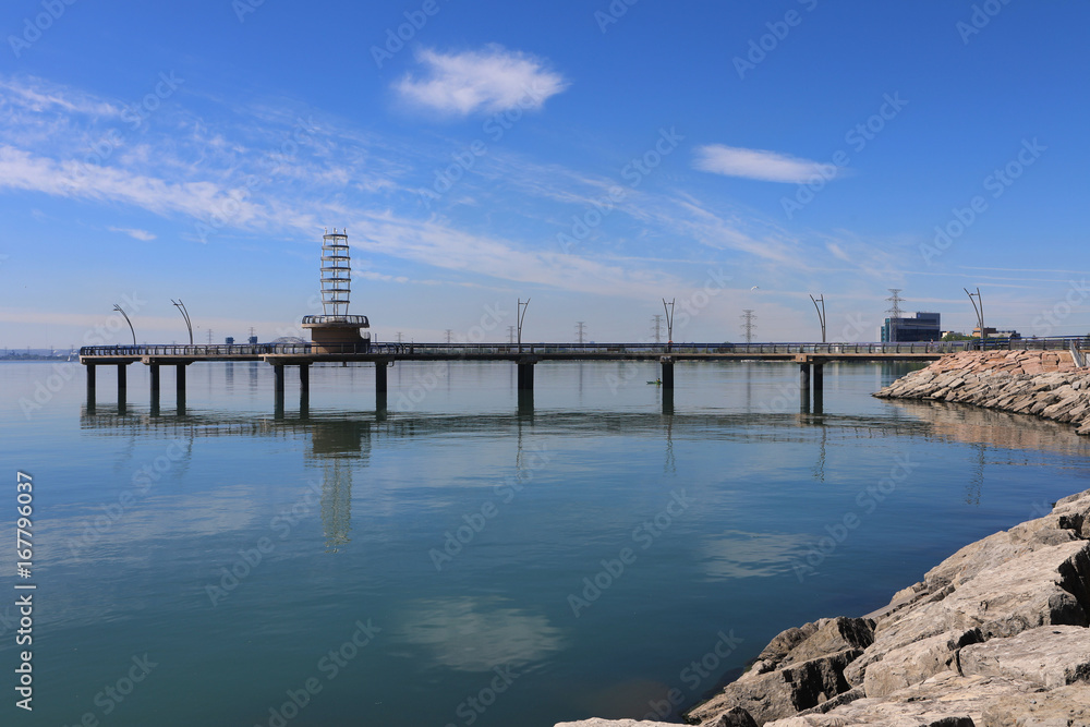 Fototapeta premium Brant St. Pier in Burlington, Canada