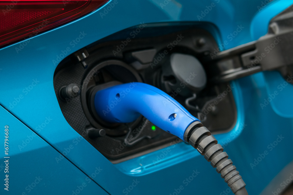 Charging hybrid plug in car battery