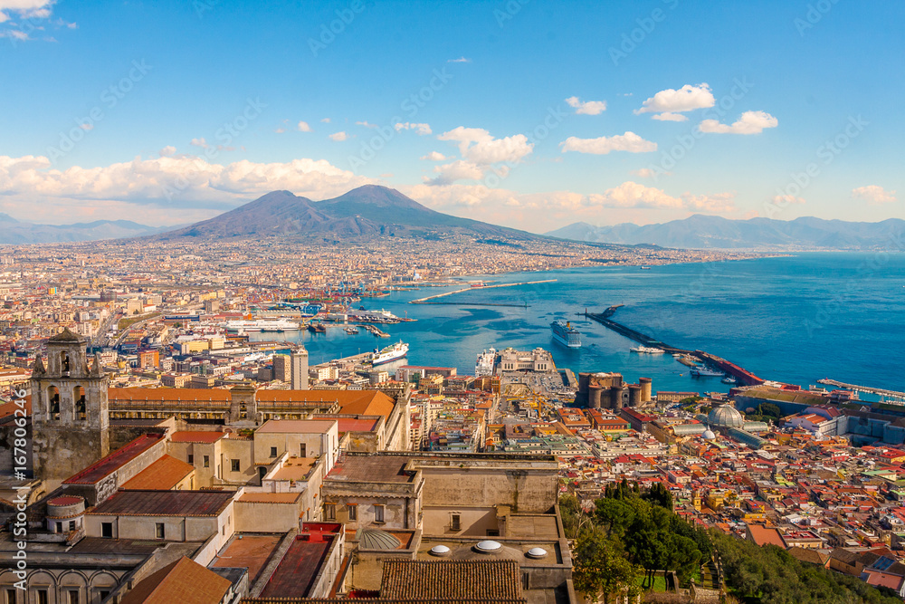Fototapeta premium Naples Cityscape - Stunning panorama with the Mount Vesuvius