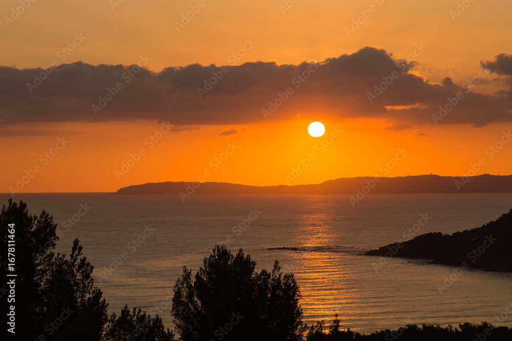 Fototapeta premium Sunrise on the islands of the Levant in the Mediterranean
