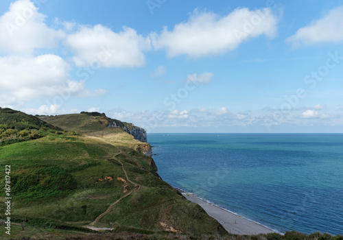 Plage du Tilleul et falaises d 'antifer en normandie