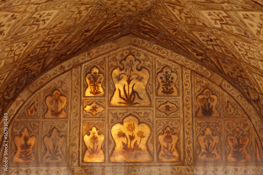 Intricate design and carving, Agra Fort 